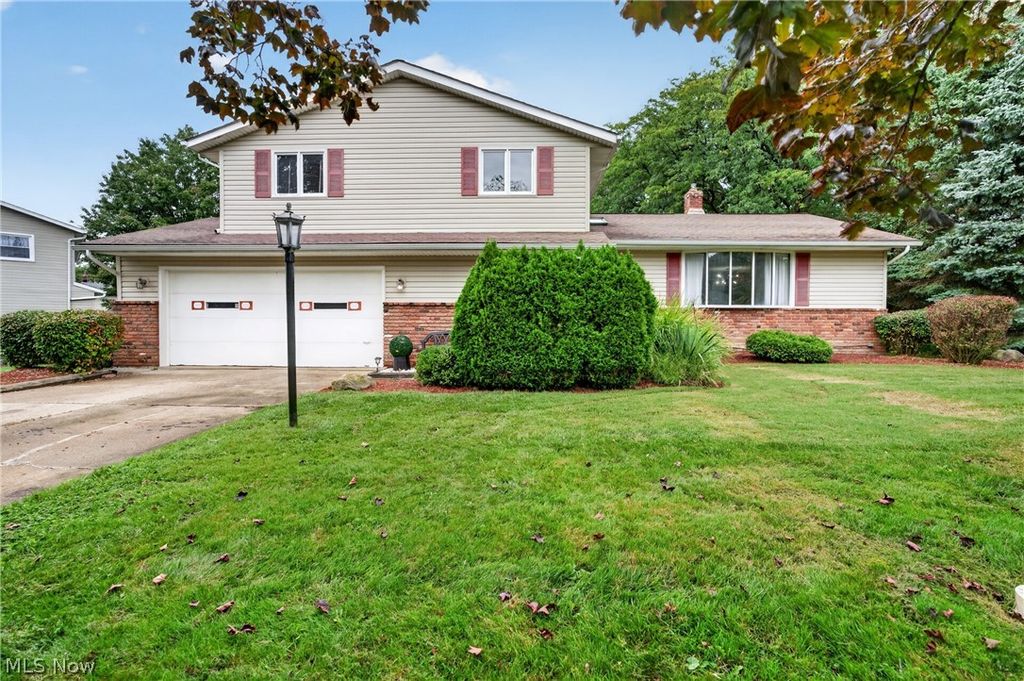 4865 Foxlair Trail, Richmond Heights, OH 44143