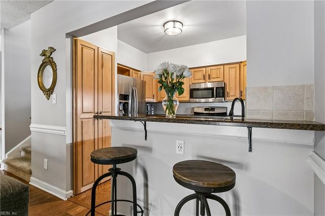 686 Todd TRL, Newport News, VA 23602