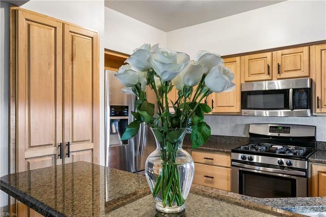 686 Todd TRL, Newport News, VA 23602