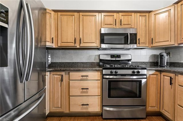 686 Todd TRL, Newport News, VA 23602