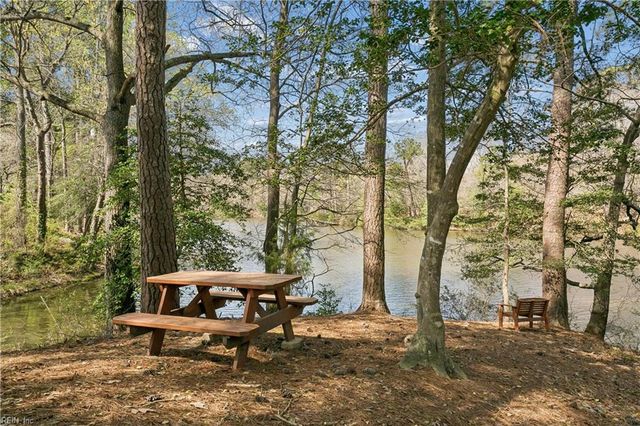 686 Todd TRL, Newport News, VA 23602