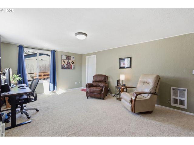 4595 DAISY St, Springfield, OR 97478