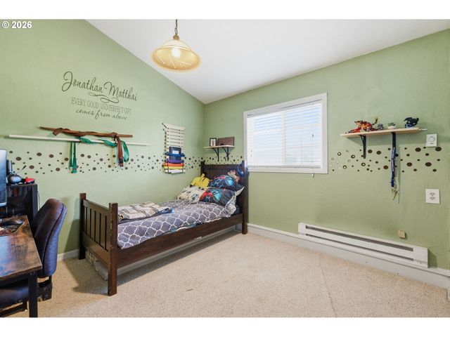 4595 DAISY St, Springfield, OR 97478