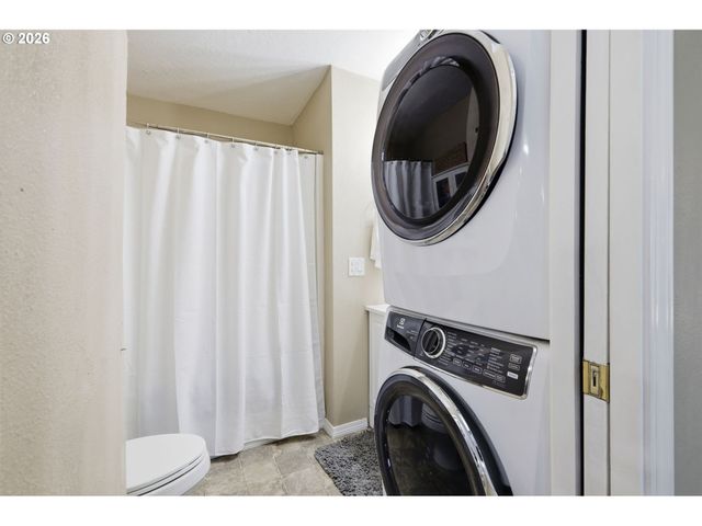 4595 DAISY St, Springfield, OR 97478