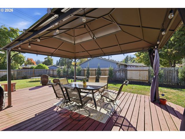 4595 DAISY St, Springfield, OR 97478
