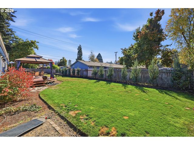 4595 DAISY St, Springfield, OR 97478
