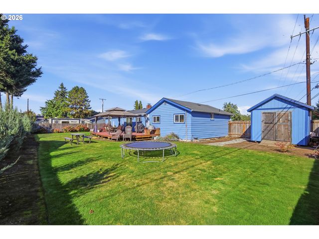 4595 DAISY St, Springfield, OR 97478