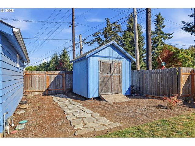 4595 DAISY St, Springfield, OR 97478