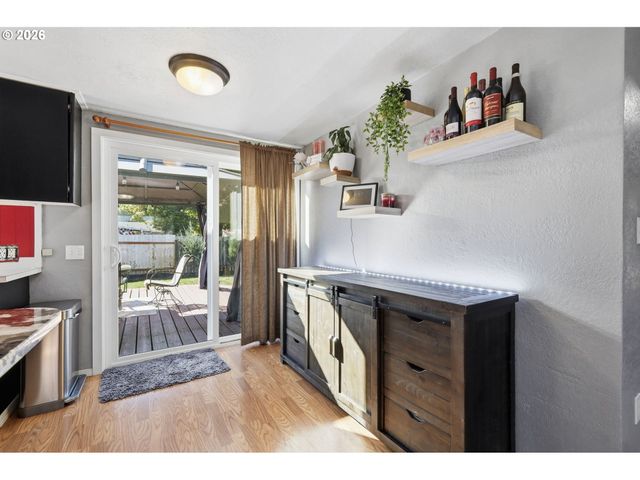 4595 DAISY St, Springfield, OR 97478