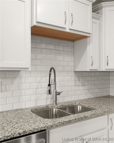 1555 Cypress Cove NW, Corydon, IN 47112