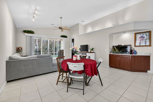 9096 Bay Point Circle, West Palm Beach, FL 33411