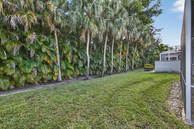 9096 Bay Point Circle, West Palm Beach, FL 33411