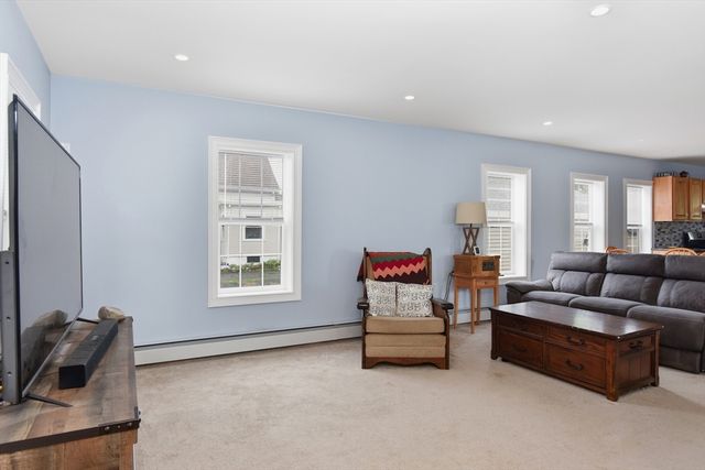 31 Wilbur, Taunton, MA 02780