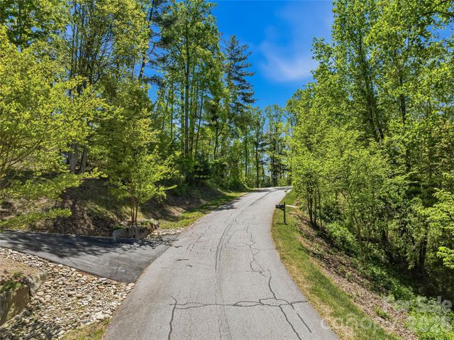 135 Starling Pass, Asheville, NC 28804
