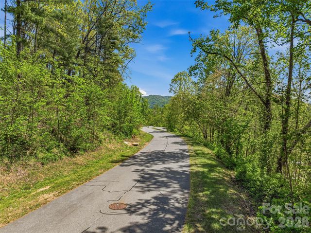 135 Starling Pass, Asheville, NC 28804