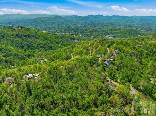 135 Starling Pass, Asheville, NC 28804