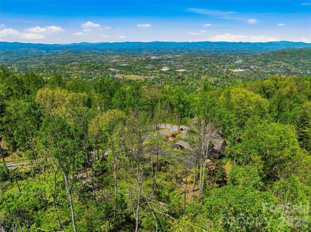 135 Starling Pass, Asheville, NC 28804