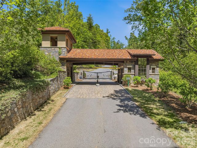 135 Starling Pass, Asheville, NC 28804