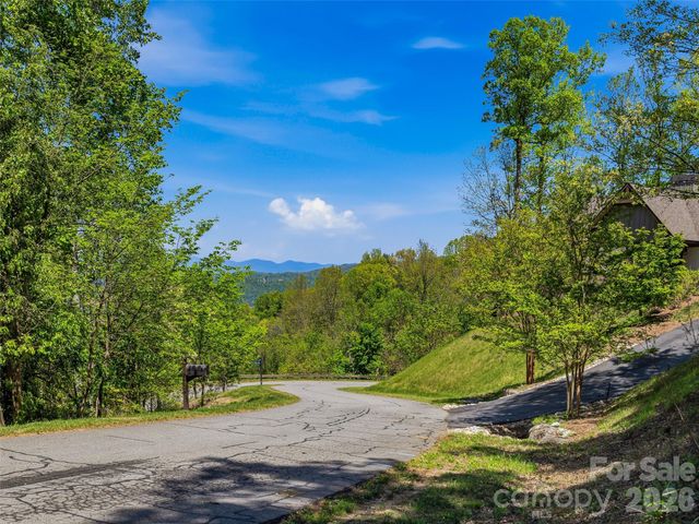 135 Starling Pass, Asheville, NC 28804