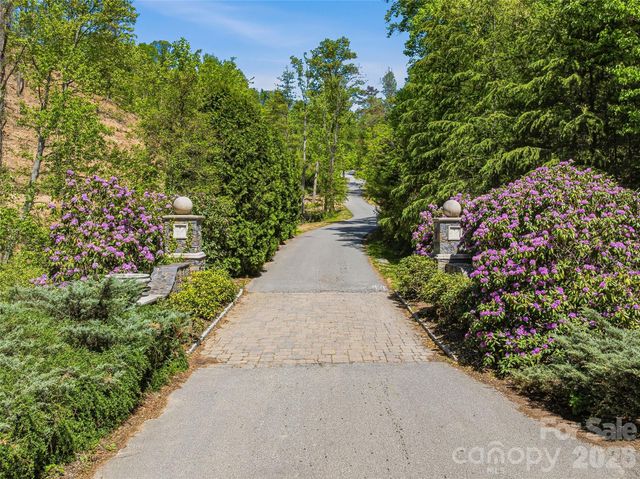 135 Starling Pass, Asheville, NC 28804