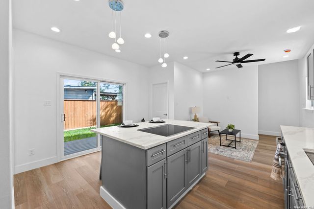 117 CARLE AVE, San Antonio, TX 78204