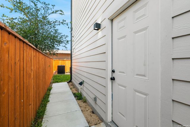 117 CARLE AVE, San Antonio, TX 78204
