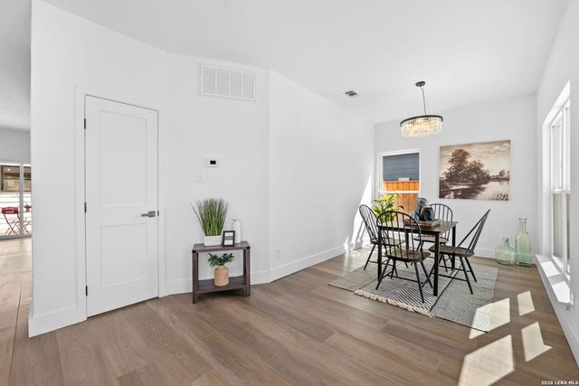 117 CARLE AVE, San Antonio, TX 78204