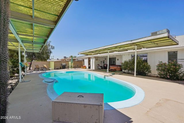17215 N 130TH Avenue, Sun City West, AZ 85375