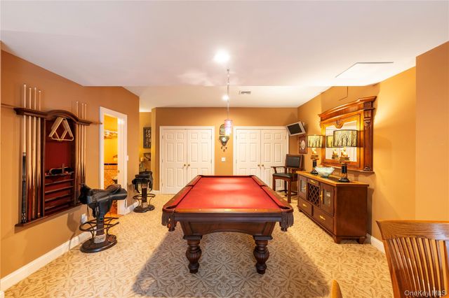 40 Sprucetop Drive, Mahopac, NY 10541