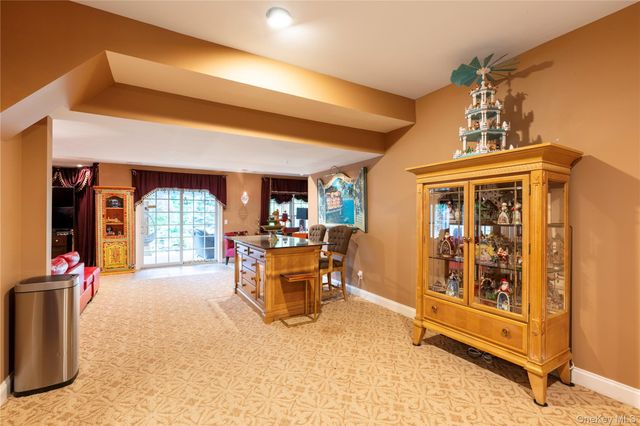 40 Sprucetop Drive, Mahopac, NY 10541