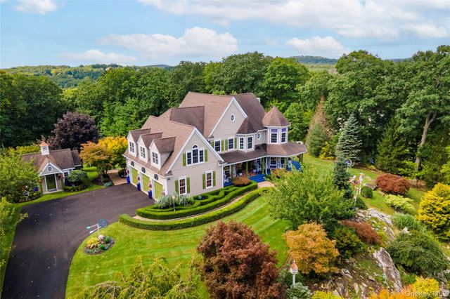 40 Sprucetop Drive, Mahopac, NY 10541