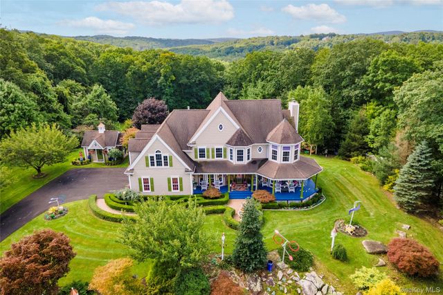 40 Sprucetop Drive, Mahopac, NY 10541