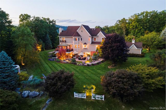 40 Sprucetop Drive, Mahopac, NY 10541