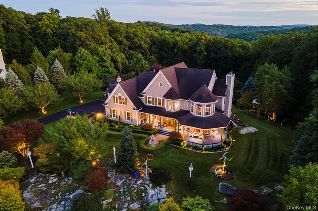 40 Sprucetop Drive, Mahopac, NY 10541