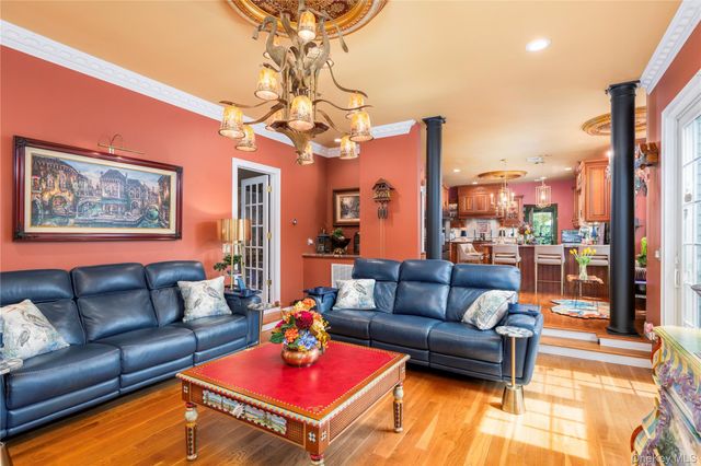 40 Sprucetop Drive, Mahopac, NY 10541