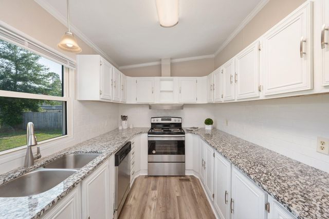 4625 Canary Way, Crestview, FL 32539