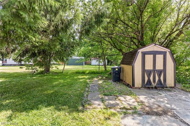 2232 Youngstown Road SE, Warren, OH 44484