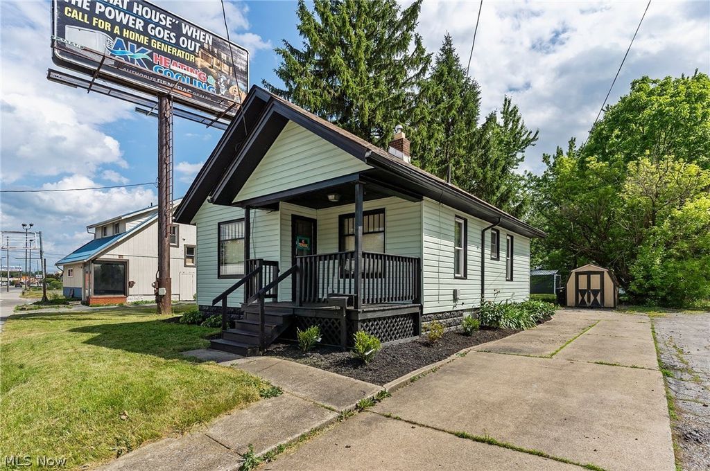 2232 Youngstown Road SE, Warren, OH 44484