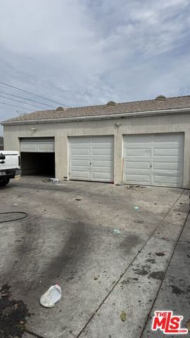 1703 E 67th Street, Los Angeles, CA 90001