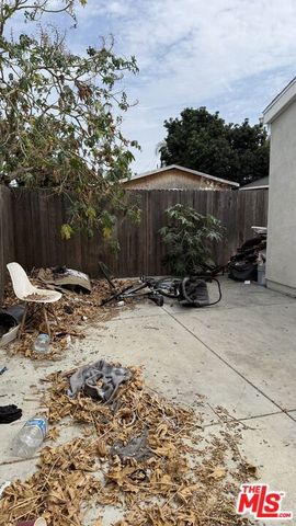 1703 E 67th Street, Los Angeles, CA 90001