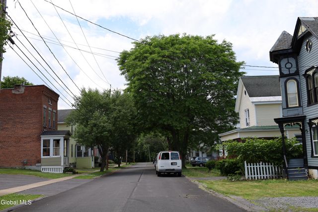 1 McMartin Street, Johnstown, NY 12095
