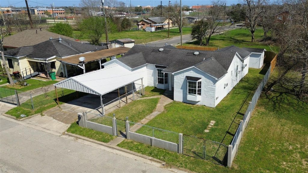 604 Carnegie Street, Baytown, TX 77520