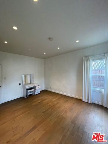 459 S Holt Avenue, Los Angeles, CA 90048