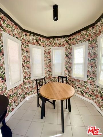 459 S Holt Avenue, Los Angeles, CA 90048