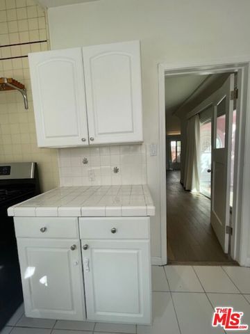 459 S Holt Avenue, Los Angeles, CA 90048