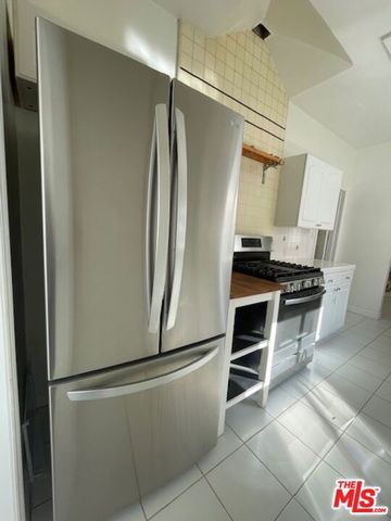 459 S Holt Avenue, Los Angeles, CA 90048