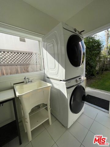 459 S Holt Avenue, Los Angeles, CA 90048