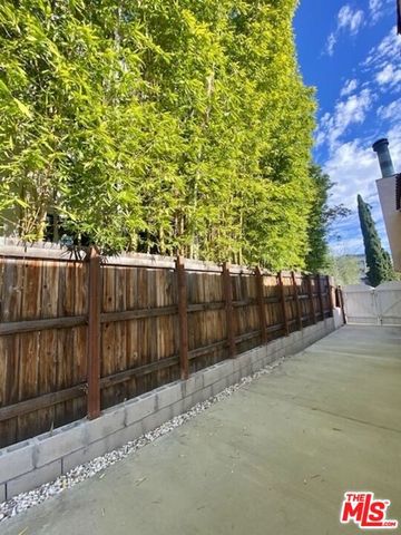 459 S Holt Avenue, Los Angeles, CA 90048