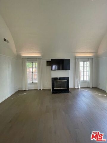 459 S Holt Avenue, Los Angeles, CA 90048