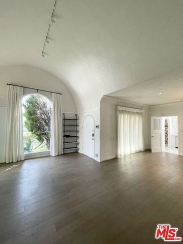 459 S Holt Avenue, Los Angeles, CA 90048